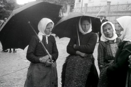 ETH-BIB-Frauen in Tracht bei Jajce, Bosnien-Weitere-LBS MH02-48-0053