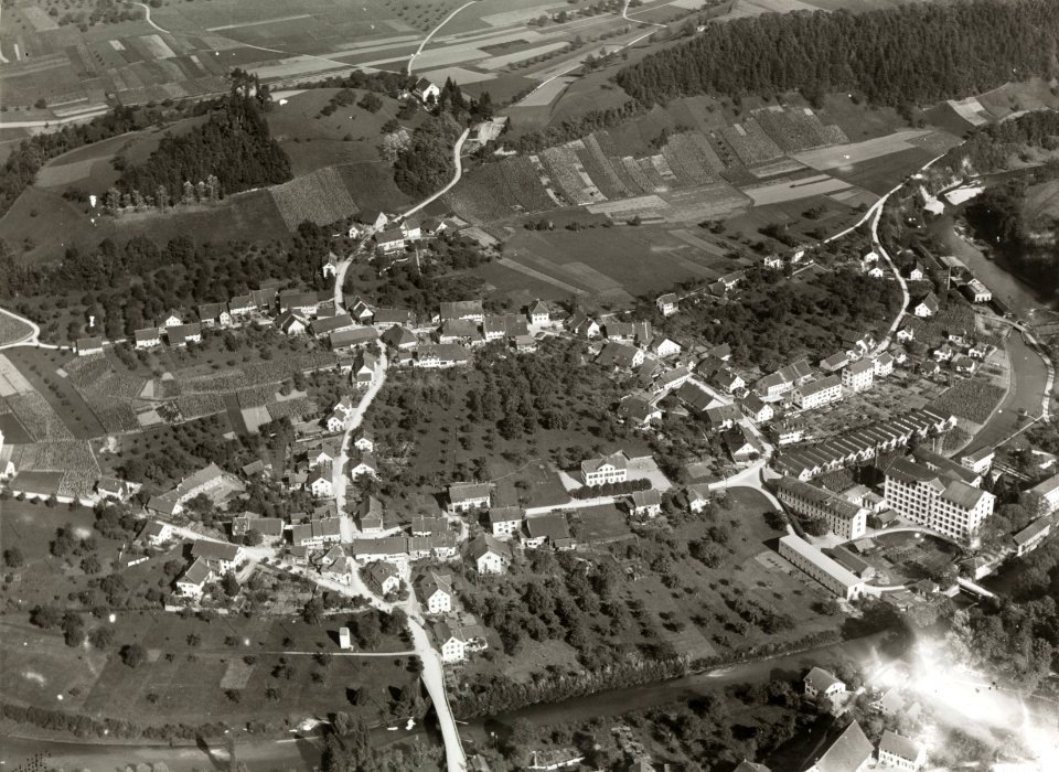 ETH-BIB-Freienstein aus 400 m-Inlandflüge-LBS MH01-004404-AL