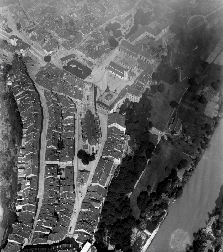 ETH-BIB-Fribourg, Kathedrale aus 400 m-Inlandflüge-LBS MH01-000718