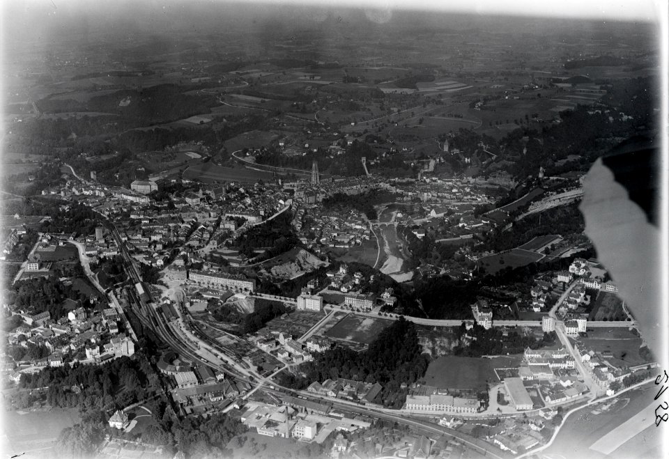 ETH-BIB-Fribourg, Übersicht v. S. aus 500 m-Inlandflüge-LBS MH01-002158