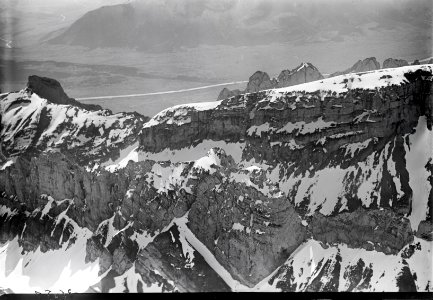 ETH-BIB-Freiheit, Roslenfirst, Kreuzberge, Rheintal v. N. W. aus 2400 m-Inlandflüge-LBS MH01-003651