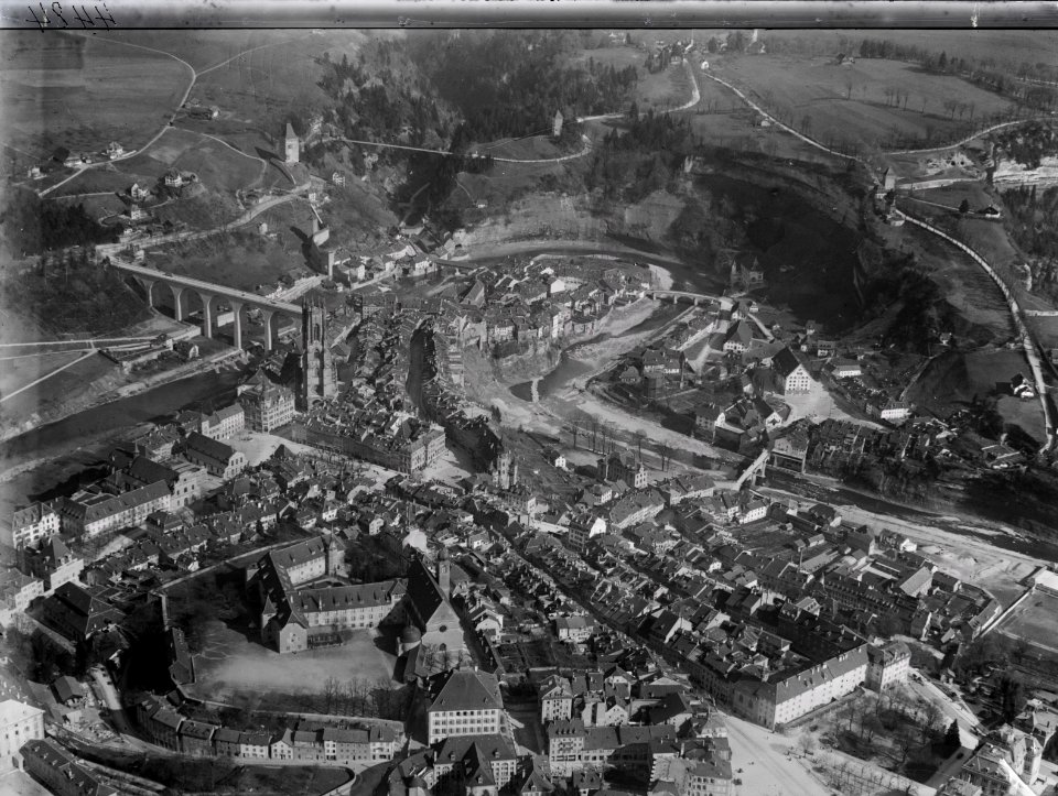 ETH-BIB-Fribourg aus 200 m-Inlandflüge-LBS MH01-004484