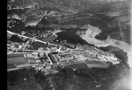 ETH-BIB-Fribourg, Chocolat de Villars, Quartier de Pérolles aus 700 m-Inlandflüge-LBS MH01-000716