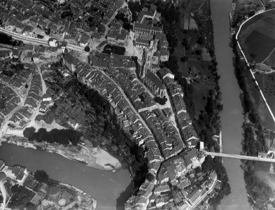ETH-BIB-Fribourg, Kathedrale, Pont Suspendu aus 400 m-Inlandflüge-LBS MH01-000715