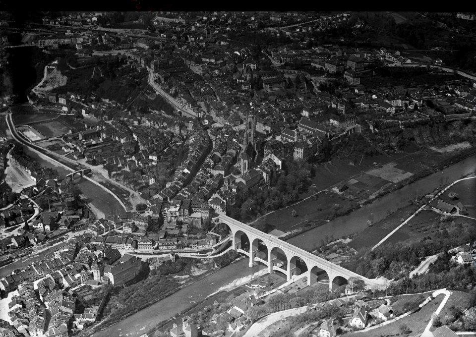 ETH-BIB-Fribourg aus 400 m-Inlandflüge-LBS MH01-004665