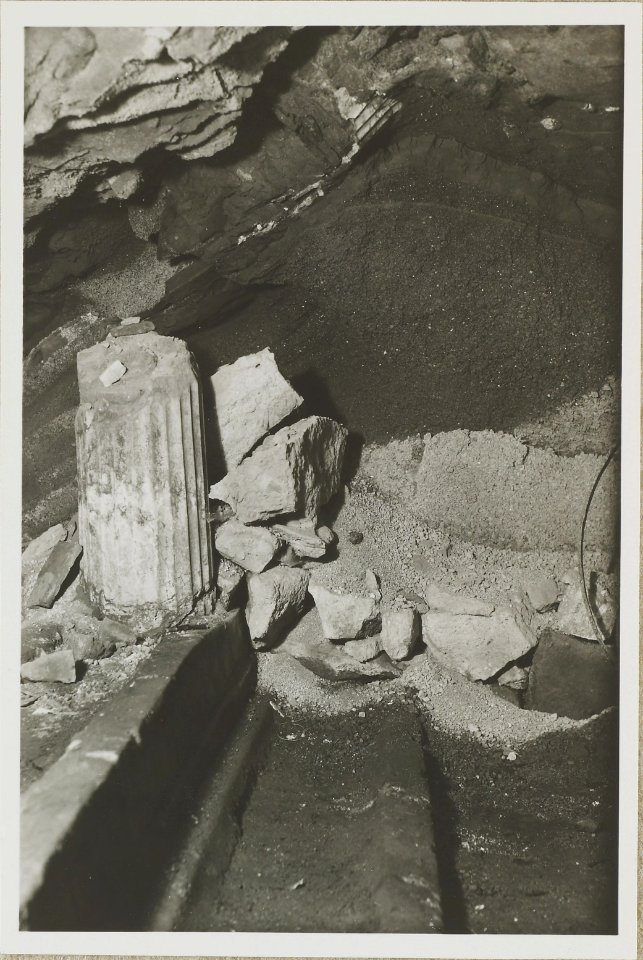 ETH-BIB-Friedlaender-Ausgrabungen Grotte bei Positano-Hs 1309-0019-070