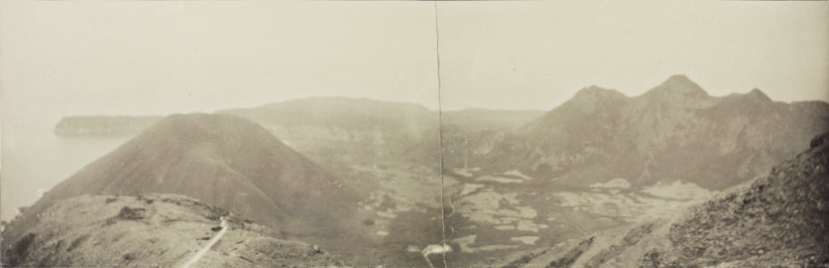 ETH-BIB-Friedlaender-Blick von Ost-Iwoshima nach West-Iwoshima (Kyushu)-Ans 05420-052-AL-FL