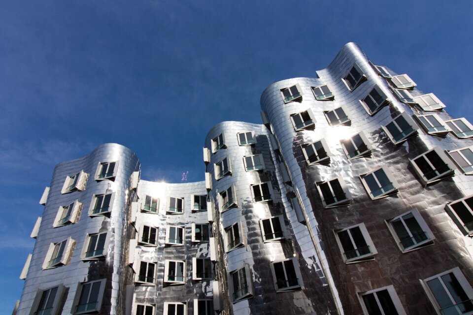 Building media harbour modern