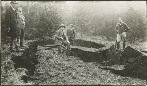 ETH-BIB-Friedlaender-Grabenbruch im Wald Piano delle Donne-Hs 1309-0009-055