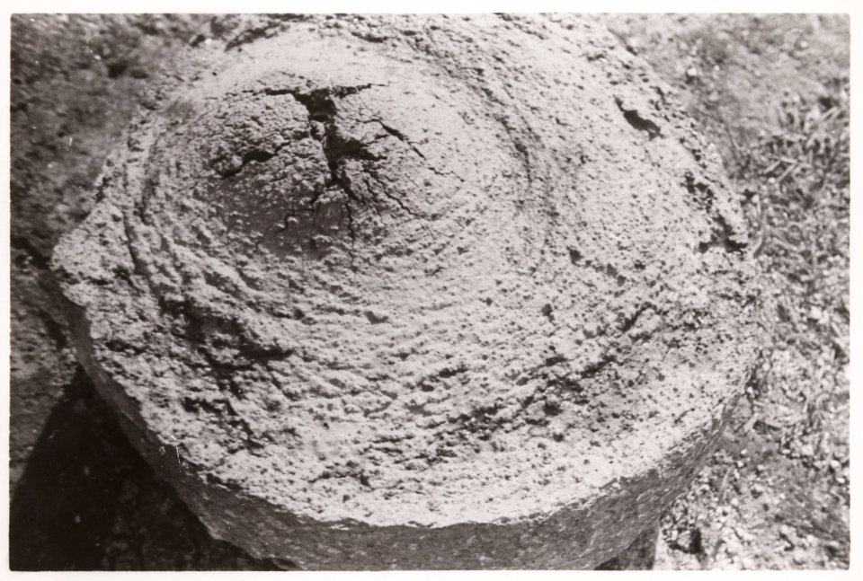 ETH-BIB-Friedlaender-Merkwürdige Lavabildung im Lavastrom 1855, Steinbruch bei Casa Riccardi bei Massa die Somma-Hs 1309-0005-120