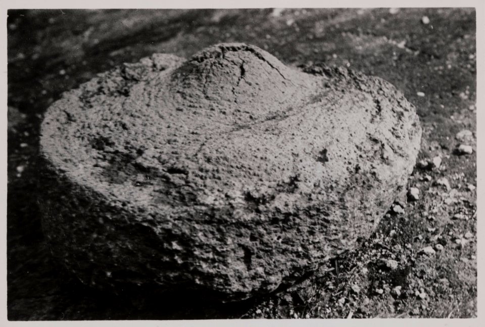 ETH-BIB-Friedlaender-Merkwürdige Lavabildung aus dem Lavastrom 1855-Hs 1309-0005-122