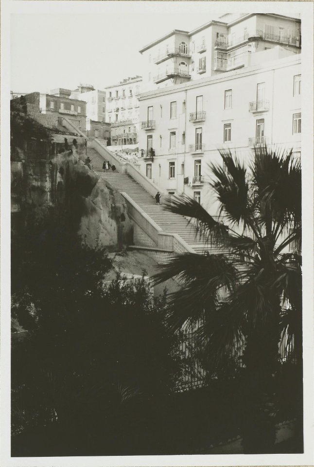 ETH-BIB-Friedlaender-Neue Treppe Via Luigia Sanfelice Vomero-Hs 1309-0014-011