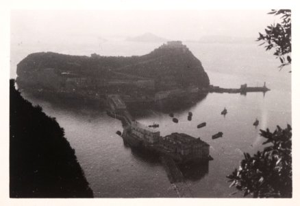 ETH-BIB-Friedlaender-Nisida und Capo Miseno vom Capo di Posillipo aus-Hs 1309-0014-170