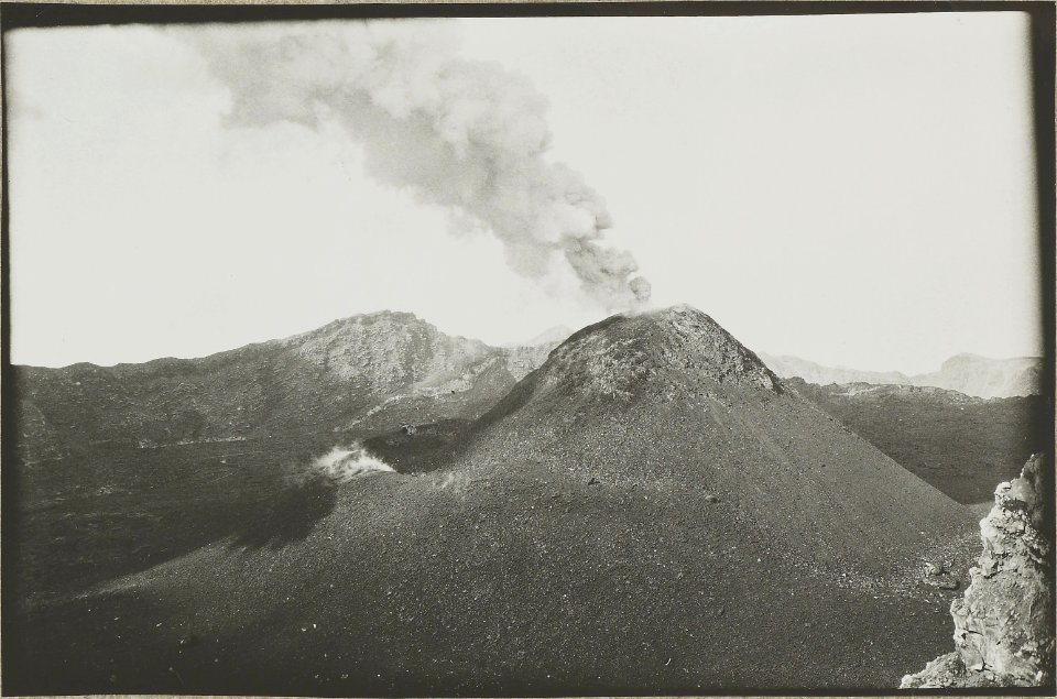 ETH-BIB-Friedlaender-Panorama vom Vesuvkrater-Hs 1309-0004-135