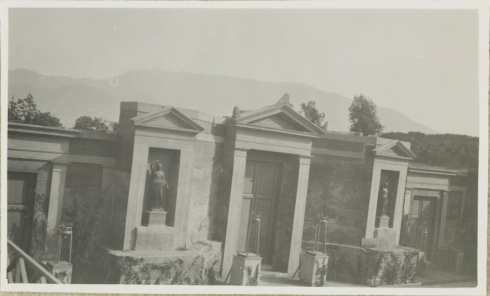 ETH-BIB-Friedlaender-Pompei, Aufführung Alcesti im griechischen Theater-Hs 1309-0003-210
