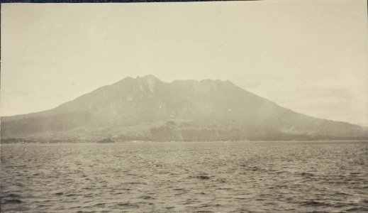 ETH-BIB-Friedlaender-Sakurashima von Westen-Ans 05420-042-AL-FL