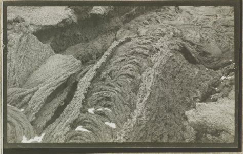 ETH-BIB-Friedlaender-Seillava im Krater-Hs 1309-0003-131