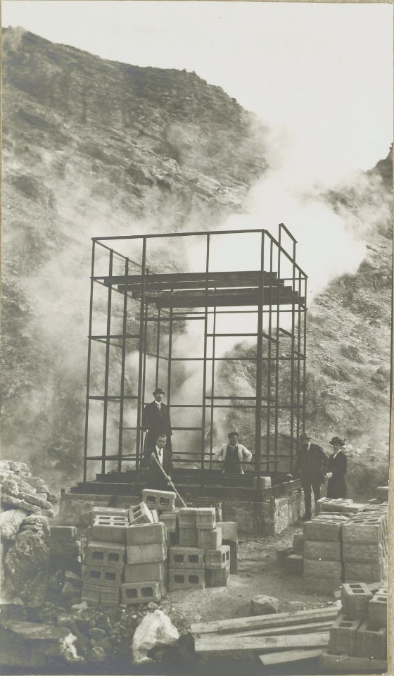 ETH-BIB-Friedlaender-Solfatara-Hs 1309-0016-057