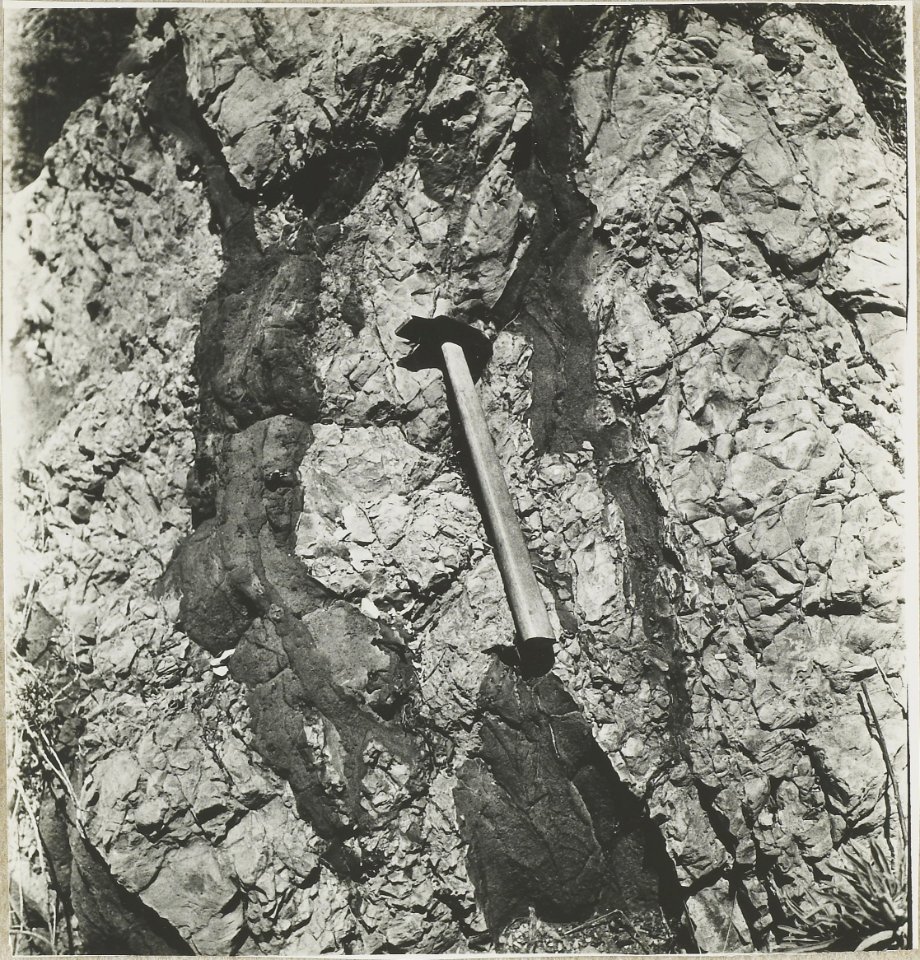 ETH-BIB-Friedlaender-Tuff. Grosse Ciclopen-Insel-Hs 1309-0009-180