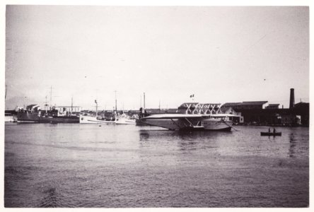 ETH-BIB-Friedlaender-U. Maddalena im Hafen von Napoli-Hs 1309-0014-004