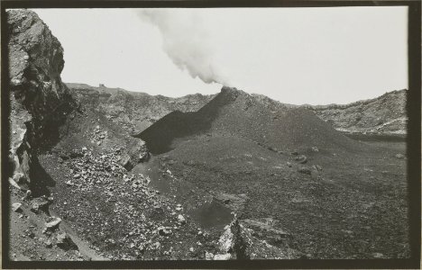 ETH-BIB-Friedlaender-Vesuvkrater-Hs 1309-0004-093