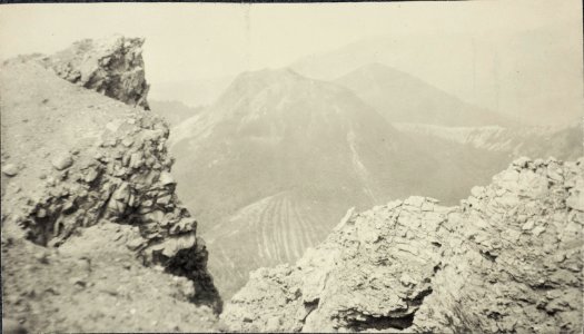 ETH-BIB-Friedlaender-Westdom des Usudake vom Ostdom aus (Hokkaido)-Ans 05420-150-AL-FL