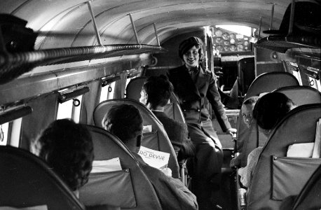 ETH-BIB-Frl. Nelly Diener mit Passagieren in der Kabine der General Aviation Clark GA-43, CH-169 in Dübendorf-Inlandflüge-LBS MH05-44-07