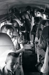 ETH-BIB-Frl. Nelly Diener mit Passagieren in der Kabine der General Aviation Clark GA-43, CH-169 in Dübendorf-Inlandflüge-LBS MH05-44-12