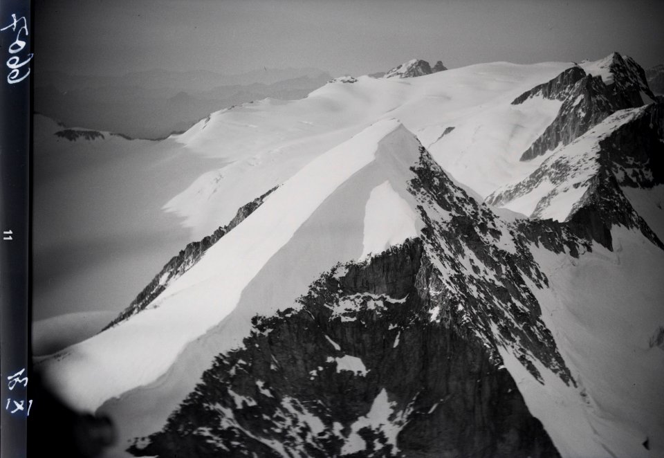 ETH-BIB-Galenstock, Rhônegletscher v. S. aus 3700 m-Inlandflüge-LBS MH01-006607