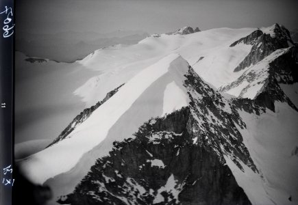 ETH-BIB-Galenstock, Rhônegletscher v. S. aus 3700 m-Inlandflüge-LBS MH01-006607