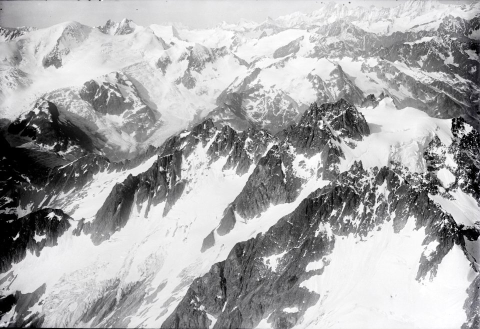 ETH-BIB-Fünffingerstock, Sustenhorn, Gwächtenhorn v. N. O. aus 3300 m-Inlandflüge-LBS MH01-004706
