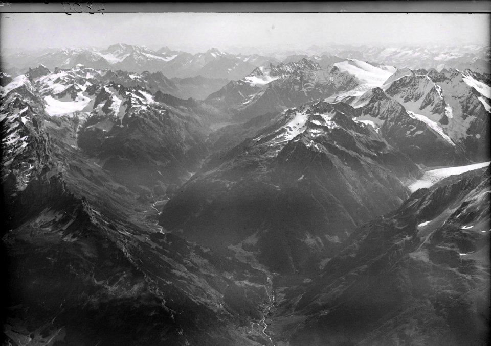 ETH-BIB-Gadmen, Gadmertal, Giglistock, Sustenpass, Sustenhorn v. W. aus 3000 m-Inlandflüge-LBS MH01-004309