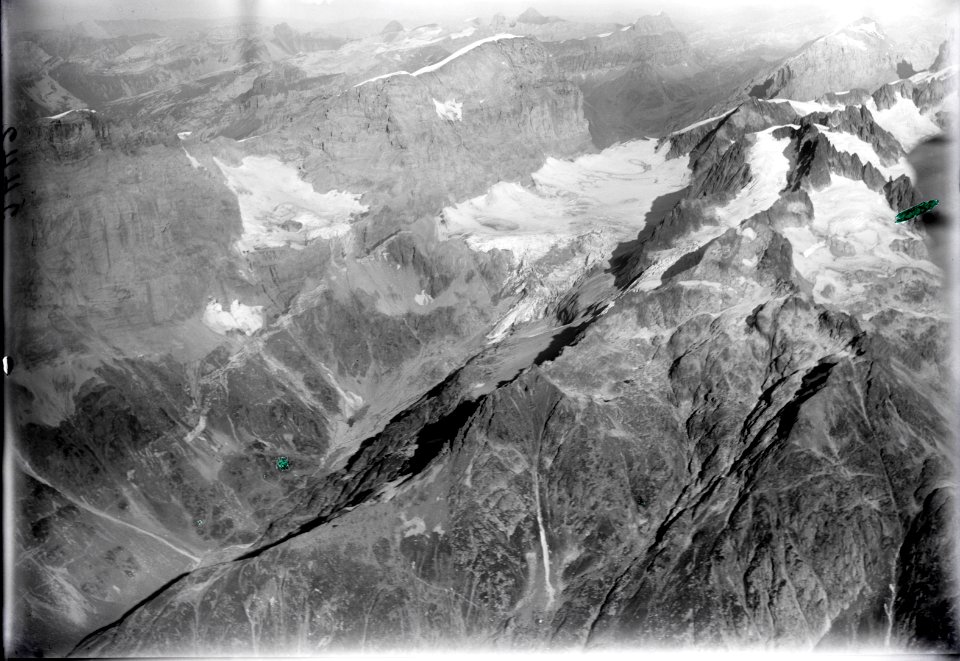 ETH-BIB-Fünffingerstöck, Wendengletscher, Titlis v. S. W. aus 4000 m-Inlandflüge-LBS MH01-002442