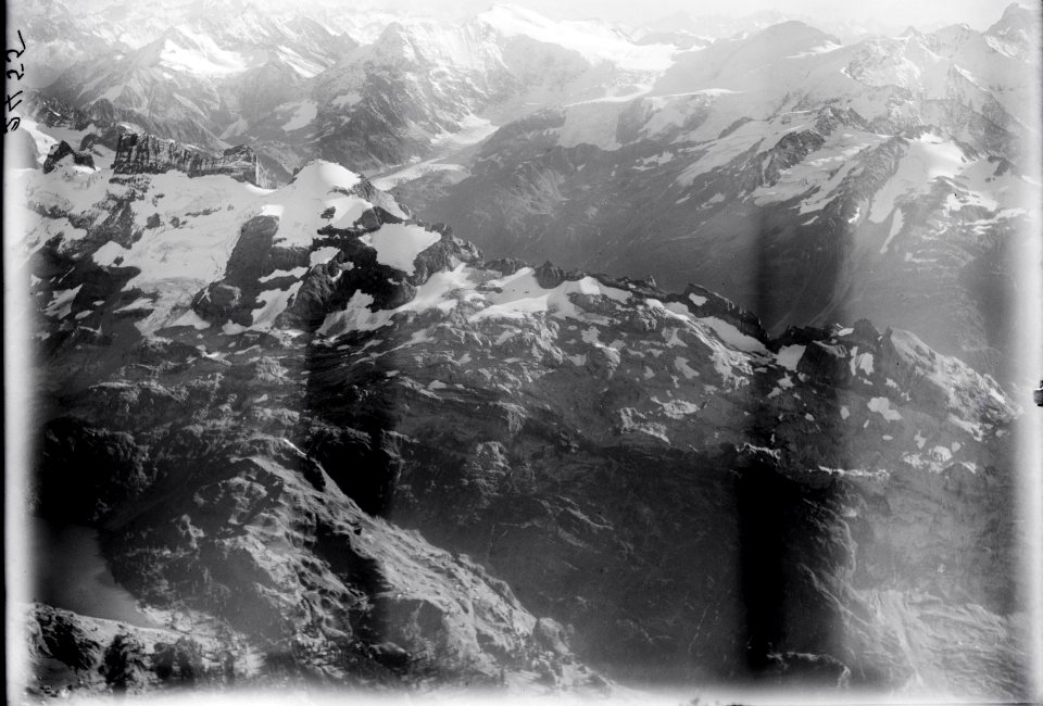 ETH-BIB-Gadmerflue, Steingletscher, Tierberge v. N. W. aus 4000 m-Inlandflüge-LBS MH01-002455