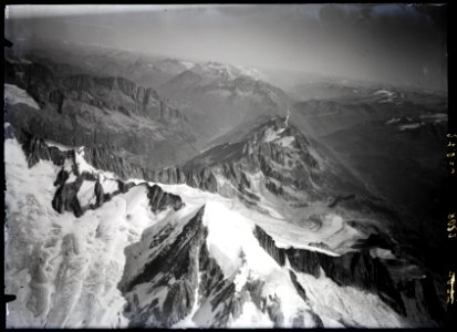 ETH-BIB-Galenstock, Tiefengletscher, Urserental, Oberalppass, Göschenertal v. O. aus 4500 m-Inlandflüge-LBS MH01-008022