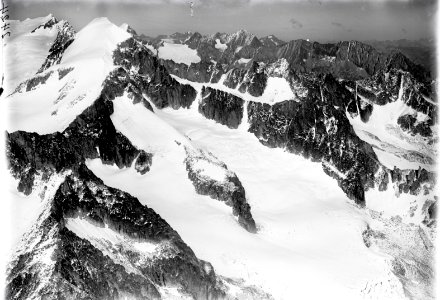 ETH-BIB-Galenstock, Galengletscher, Winterstock, Siedelengletscher, v. S. W. aus 3800 m-Inlandflüge-LBS MH01-002424