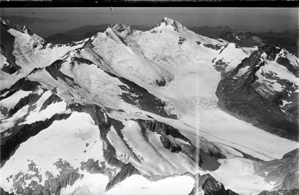 ETH-BIB-Gauligletscher, Ewigschneehorn, Lauteraarsattel, Wetterhörner-Inlandflüge-LBS MH01-005505