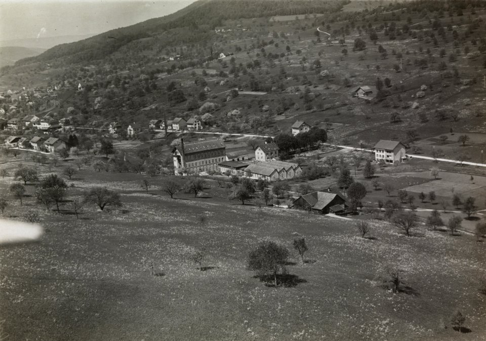 ETH-BIB-Gelterkinden, Pneufabrik Maloya-Inlandflüge-LBS MH03-1537