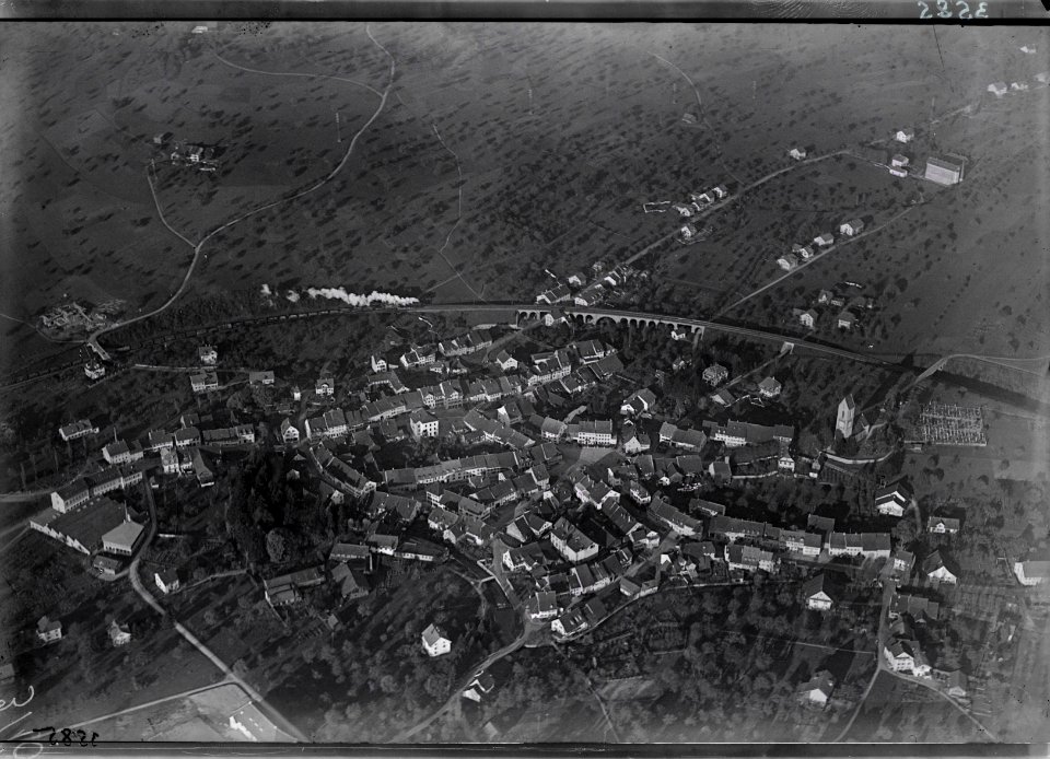 ETH-BIB-Gelterkinden, Dampfzug v. S. aus 500 m-Inlandflüge-LBS MH01-003585