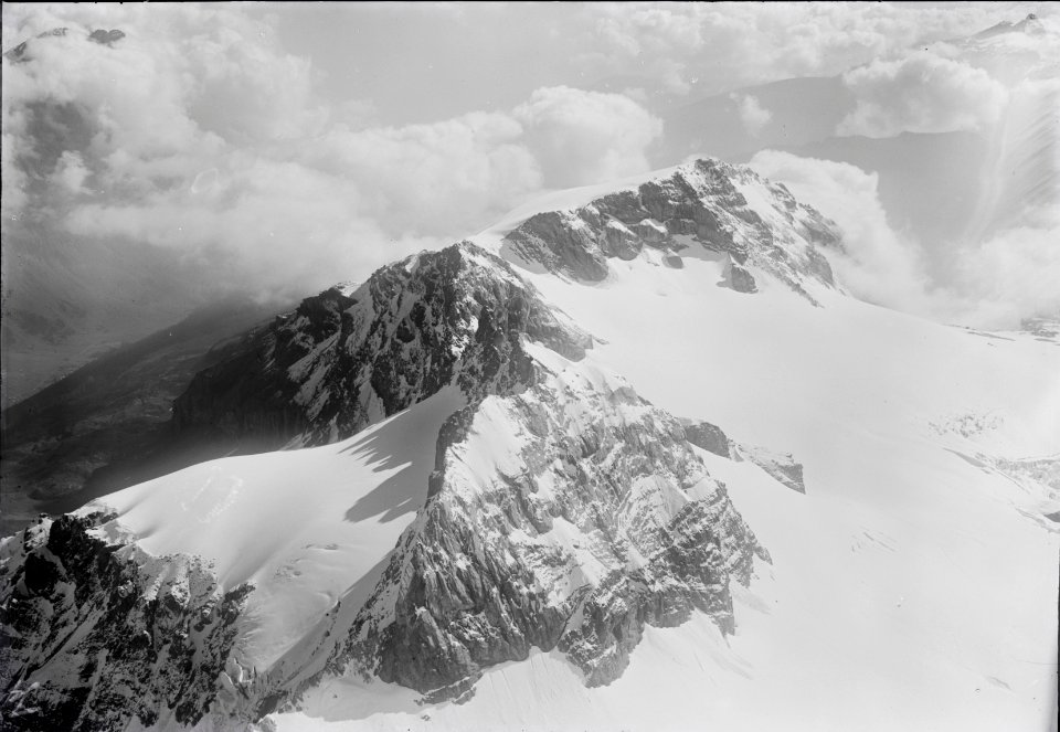 ETH-BIB-Gemsfairenstock, Claridenfirn v. W. aus 3300 m-Inlandflüge-LBS MH01-004743