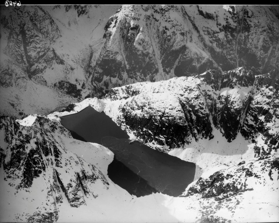 ETH-BIB-Gelmersee, Stausee aus 3000 m-Inlandflüge-LBS MH01-006403