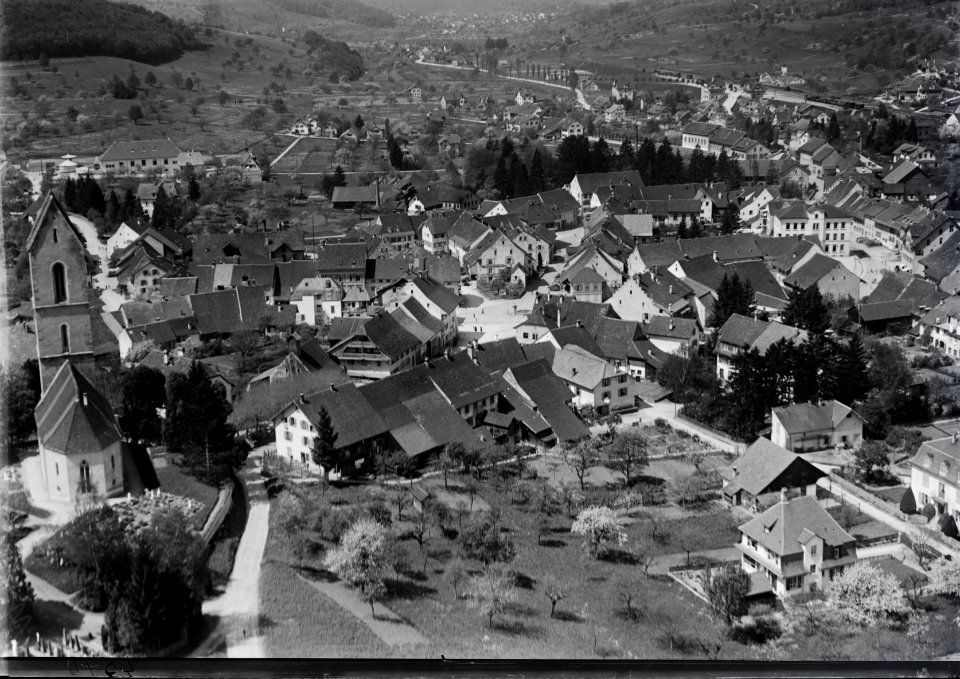 ETH-BIB-Gelterkinden aus 100 m-Inlandflüge-LBS MH01-004540
