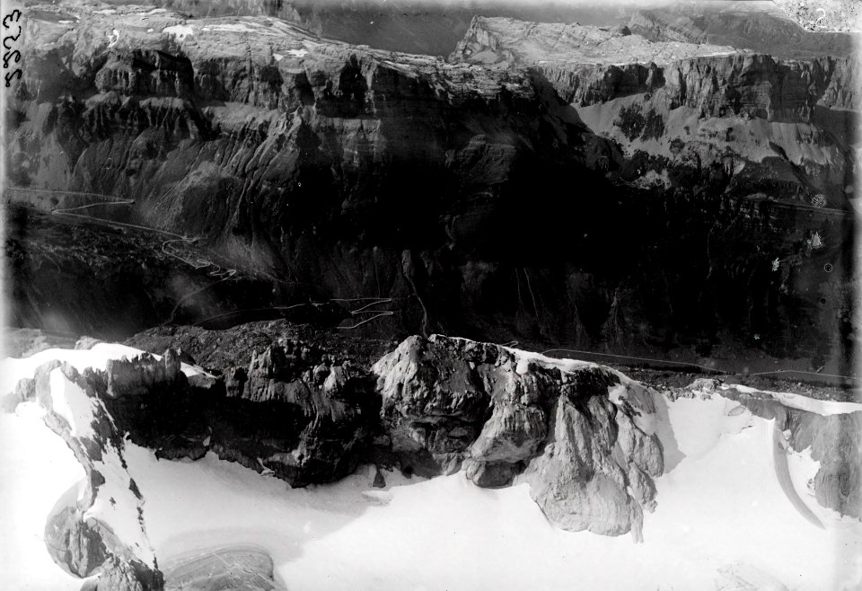 ETH-BIB-Gemsfairenstock, Klausenpass, Glatten, Mären. Teufelsstöcke, Klausenpass v. S. aus 4000 m-Inlandflüge-LBS MH01-002253