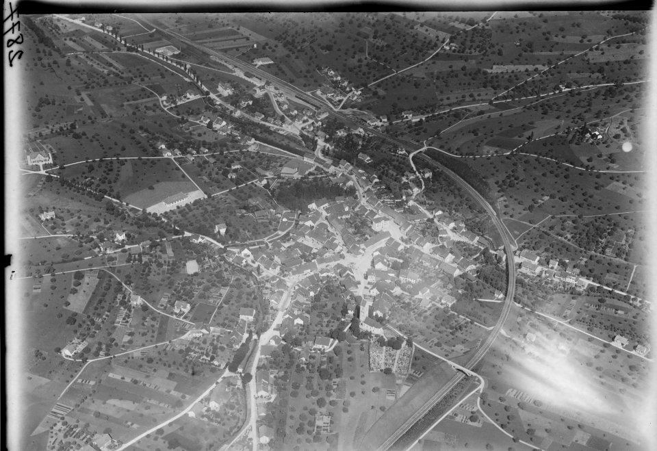 ETH-BIB-Gelterkinden aus 500 m-Inlandflüge-LBS MH01-002877