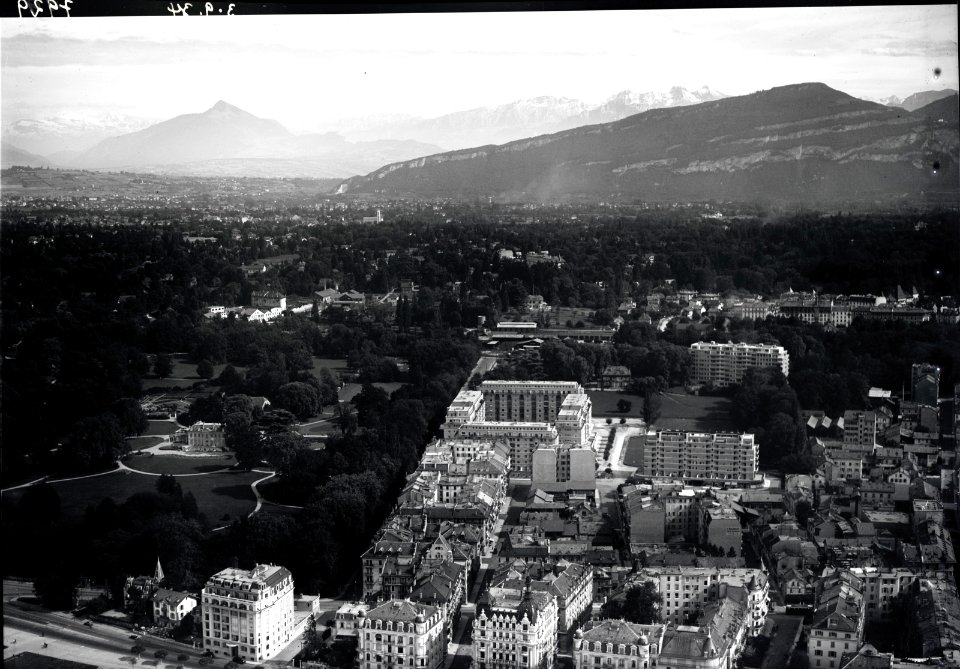 ETH-BIB-Genf = Genève, Les Eaux-Vives, Parc La Grange, Mont Blanc aus 200 m-Inlandflüge-LBS MH01-007929