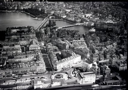 ETH-BIB-Genf = Genève, Place de Cornavin, Pont du Mont Blanc, Rue de la Gare aus 200 m-Inlandflüge-LBS MH01-007928