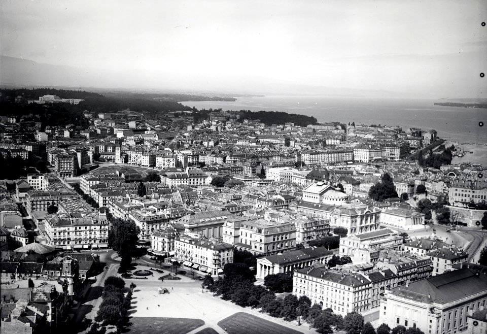 ETH-BIB-Genf = Genève, Plainpalais aus 800 m-Inlandflüge-LBS MH01-007922