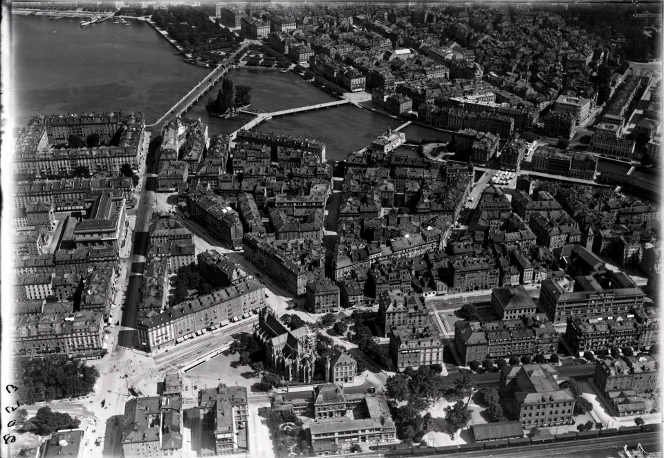 ETH-BIB-Genf = Genève, Quai du Mont Blanc, Ile Rousseau aus 200 m-Inlandflüge-LBS MH01-002053