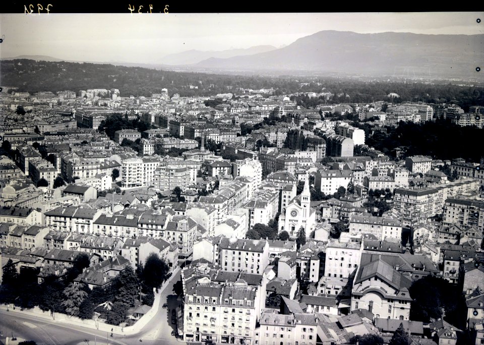 ETH-BIB-Genf = Genève, Plainpalais aus 80 m-Inlandflüge-LBS MH01-007921