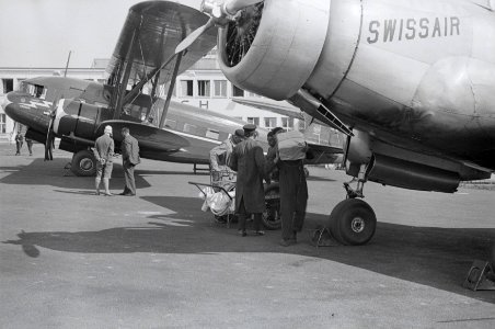 ETH-BIB-Gepäckverlad in die General Aviation Clark GA-43, CH-169 in Dübendorf-Inlandflüge-LBS MH05-32-08